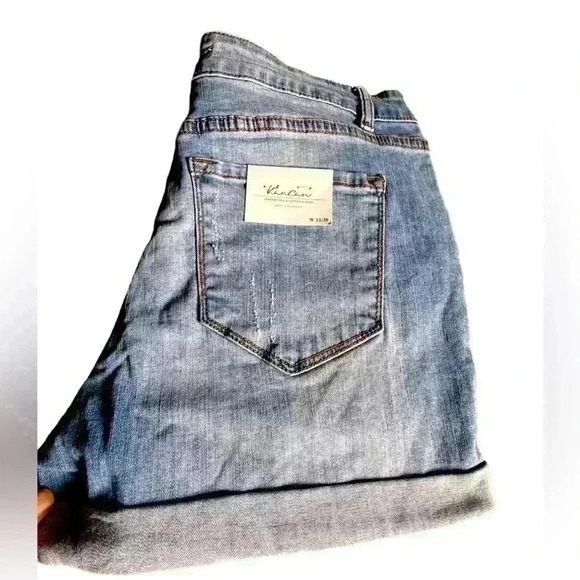 Kancan size 13/ 30 distressed cuffed shorts NWT. Stretchy! - Picture 3 of 6
